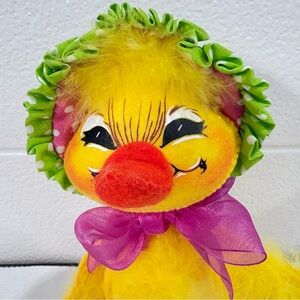 Anna Lee 8 inch 2015Fancy Momma Ducky Yellow Duck with Green Bonnet and Bow 🎀